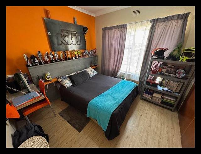 4 BEDROOM HOUSE FOR SALE IN VAN RIEBEECK PARK